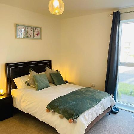 Deluxe 2-Bedroom Home Away Erith Exterior photo