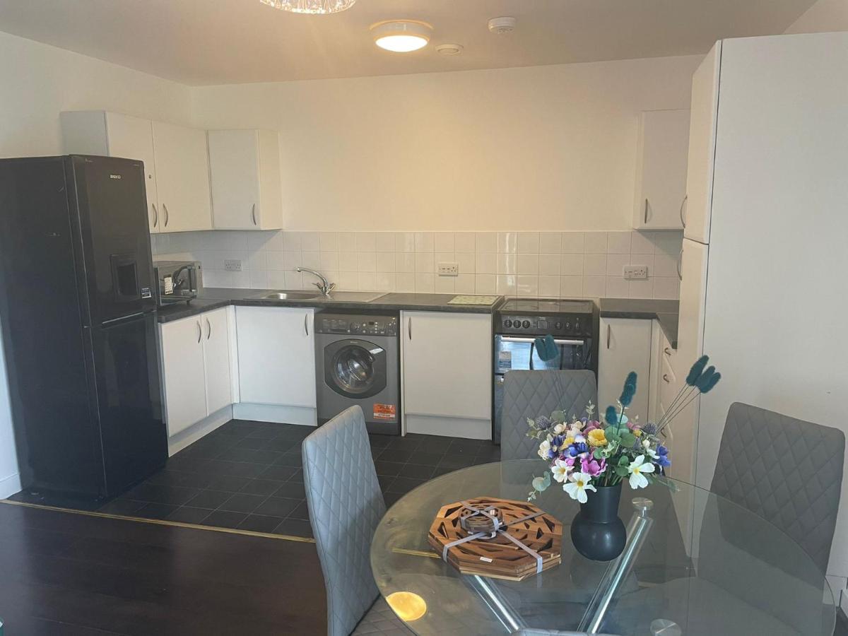 Deluxe 2-Bedroom Home Away Erith Exterior photo